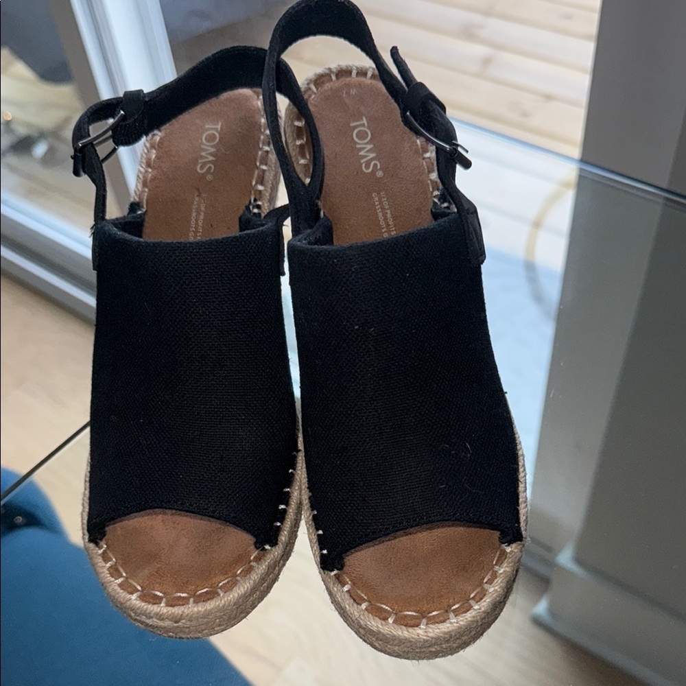 Tom’s Monica Black Wedge Espadrille Sandals - Picture 5 of 7